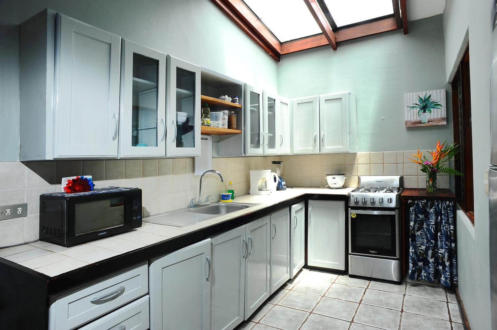 Private Fully Furnished Home At Wide Mouth Frog Hostel Quepos Εξωτερικό φωτογραφία