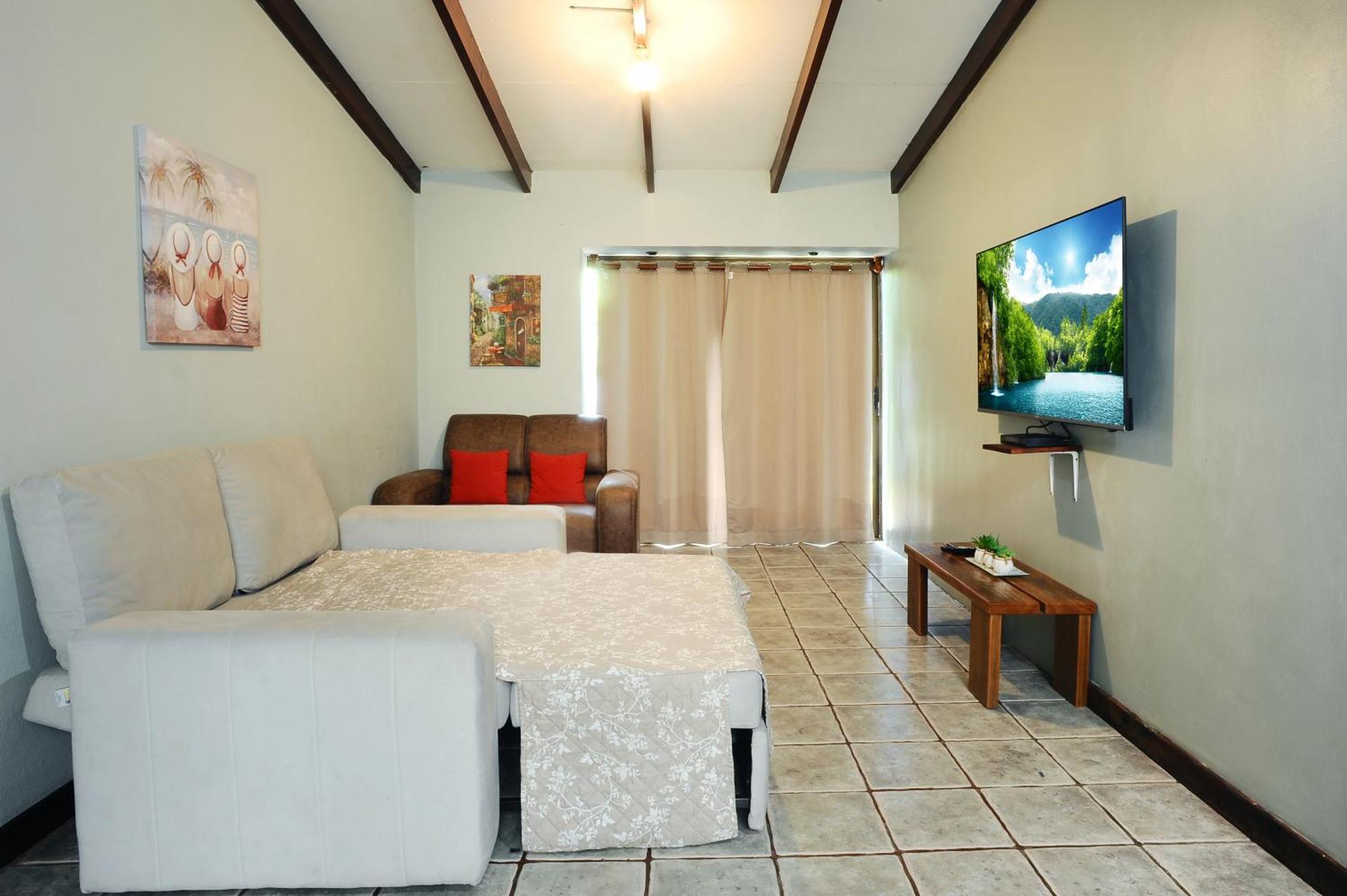 Private Fully Furnished Home At Wide Mouth Frog Hostel Quepos Εξωτερικό φωτογραφία