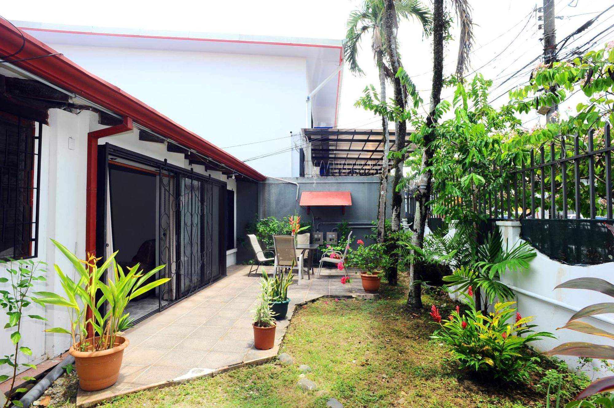 Private Fully Furnished Home At Wide Mouth Frog Hostel Quepos Εξωτερικό φωτογραφία