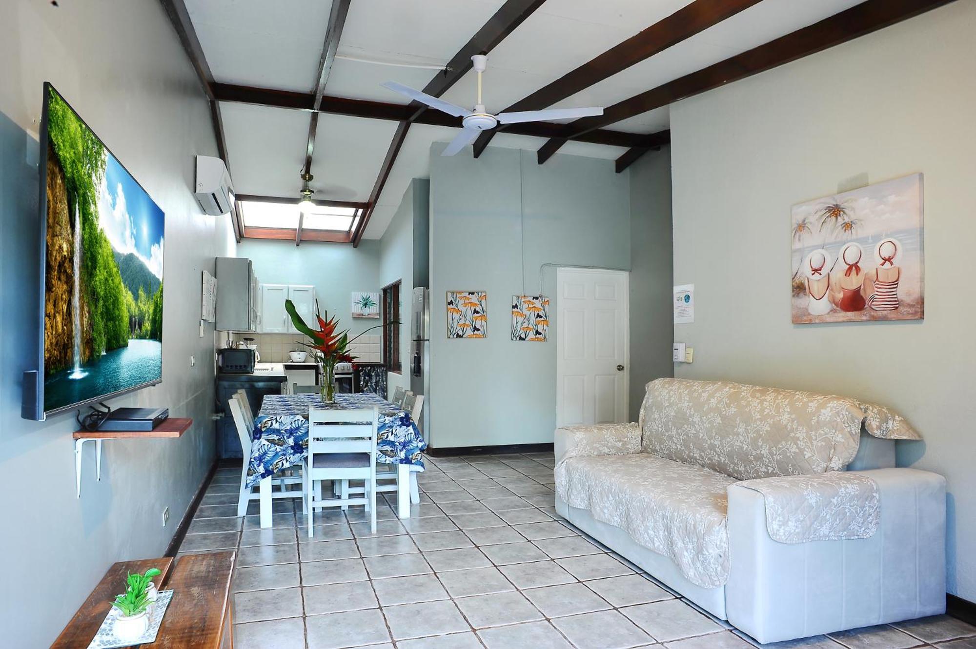 Private Fully Furnished Home At Wide Mouth Frog Hostel Quepos Εξωτερικό φωτογραφία