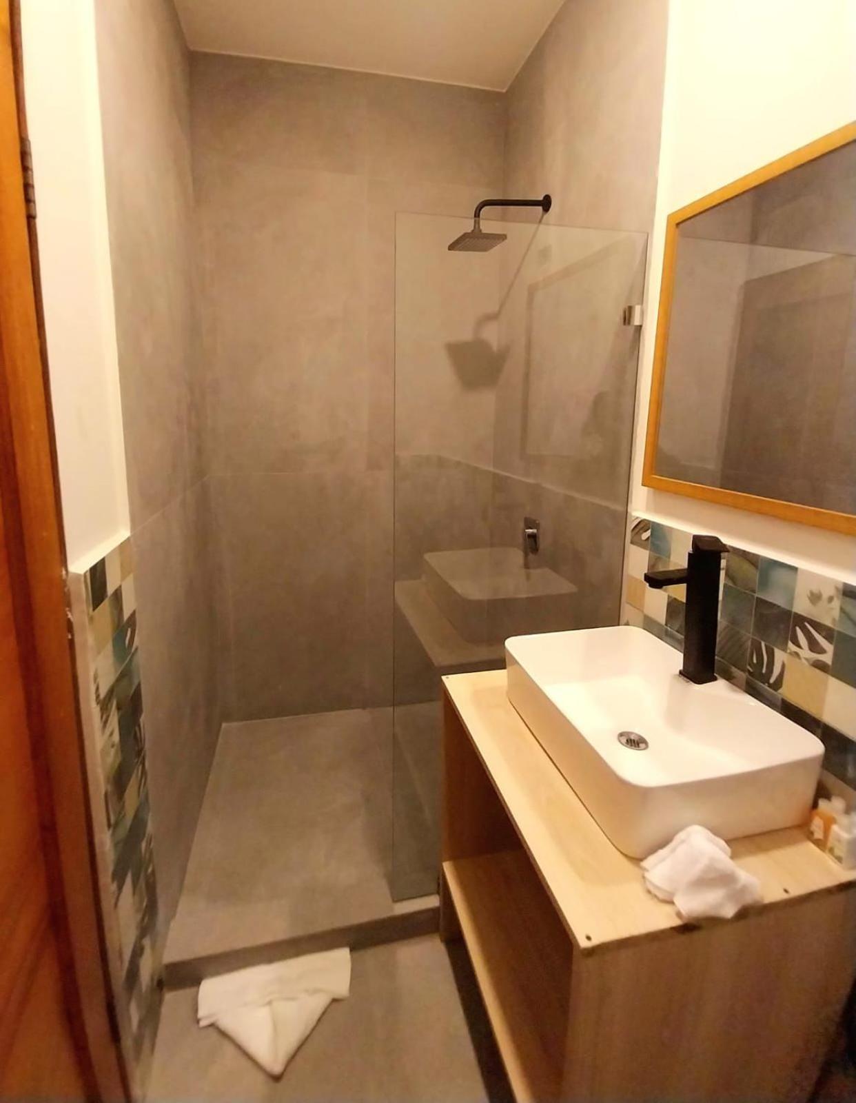 Private Fully Furnished Home At Wide Mouth Frog Hostel Quepos Εξωτερικό φωτογραφία