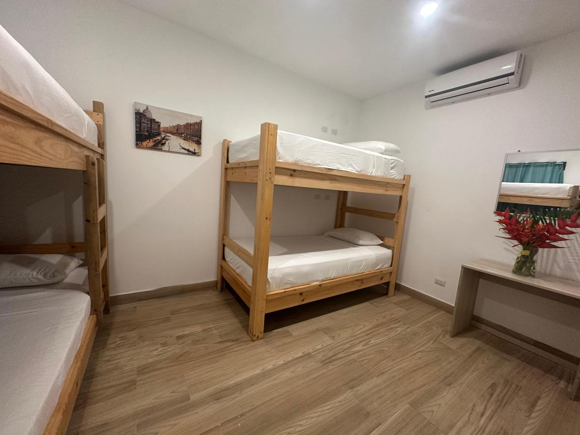 Private Fully Furnished Home At Wide Mouth Frog Hostel Quepos Εξωτερικό φωτογραφία